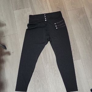 Black High-Waisted Leggings with Button Detail